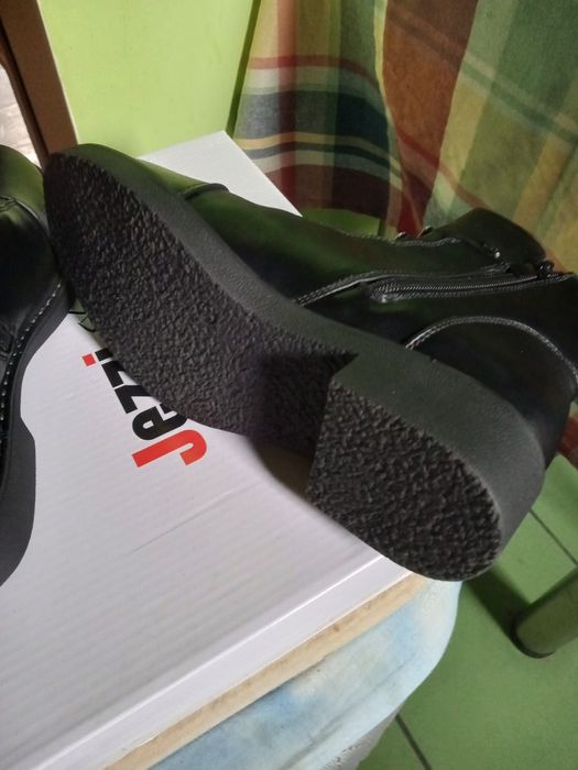 Botki damskie , skórzane nowe .