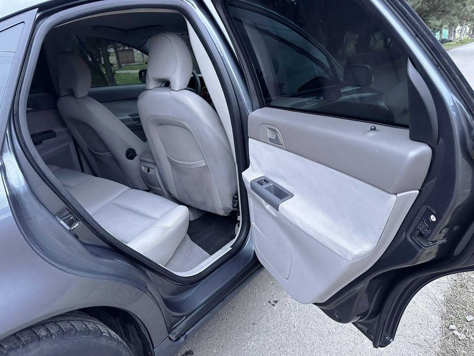 Volvo S40 в отличном состоянии (1,6 бензин, 2006 год)