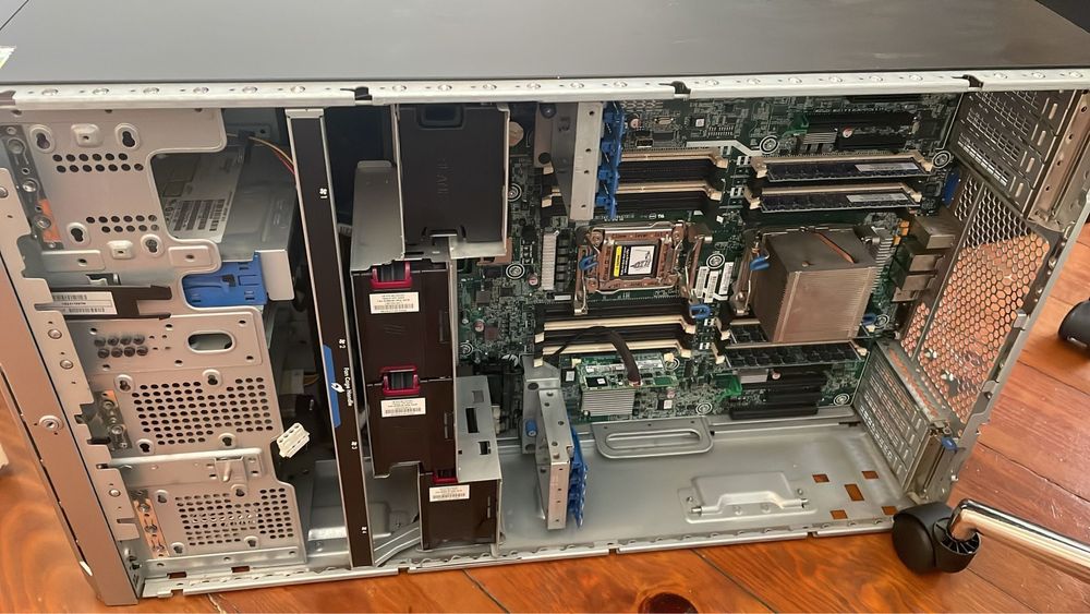 Servidor HP proliant ml350p gen8