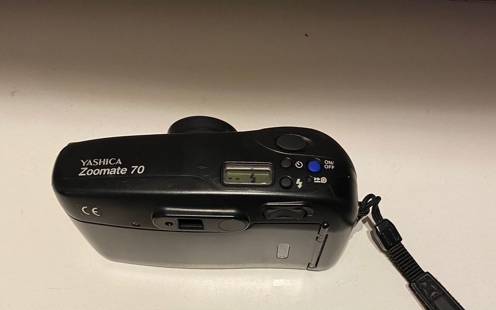 Yashica Zoomate 70 35mm