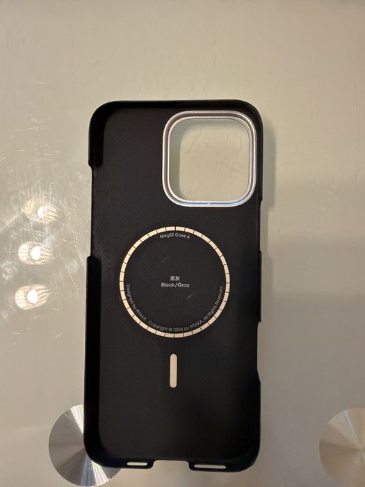 продам оригінальний чохол pitaka для iphone16pro max