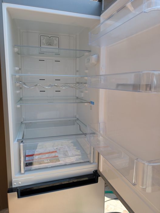 Frigorífico Combinado Indesit - No Frost - 188,8 cm - 320 L - Inox - Novo c/garantia
