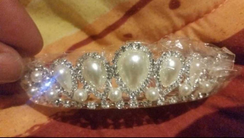 Coroa C/Pregador NOVO Entrego em Alfragide e Benfica