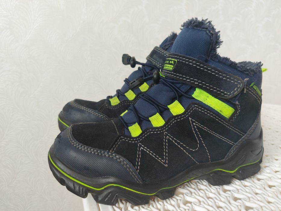 Продам зимние ботинки sprandi 33 размер