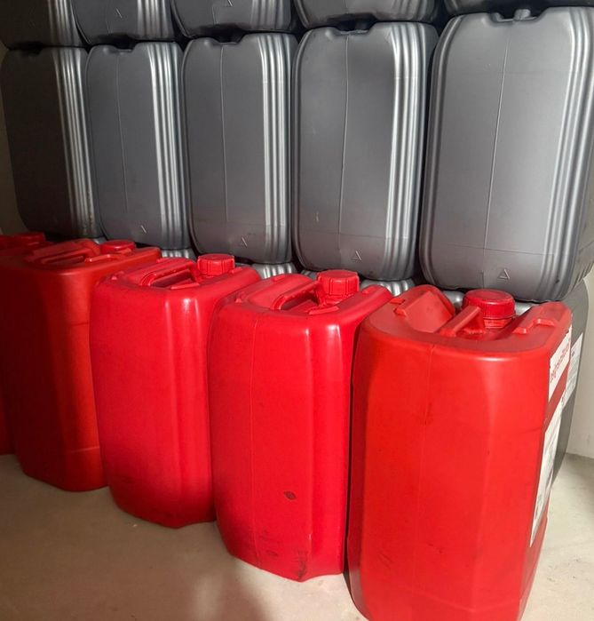 Продам бочки 200л та каністри 20 л б/в
