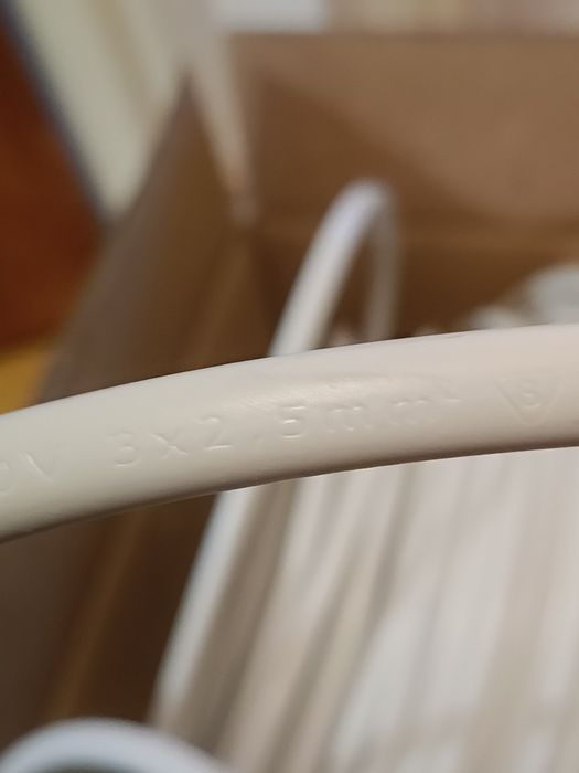 Przewód elektryczny YDY żo 3x2,5 750V NKT /100m 
Wybaczci