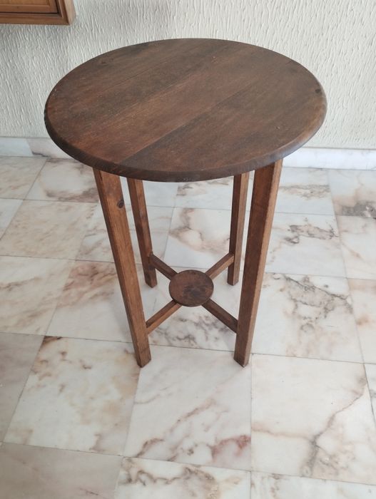 Mesa redonda para decoração