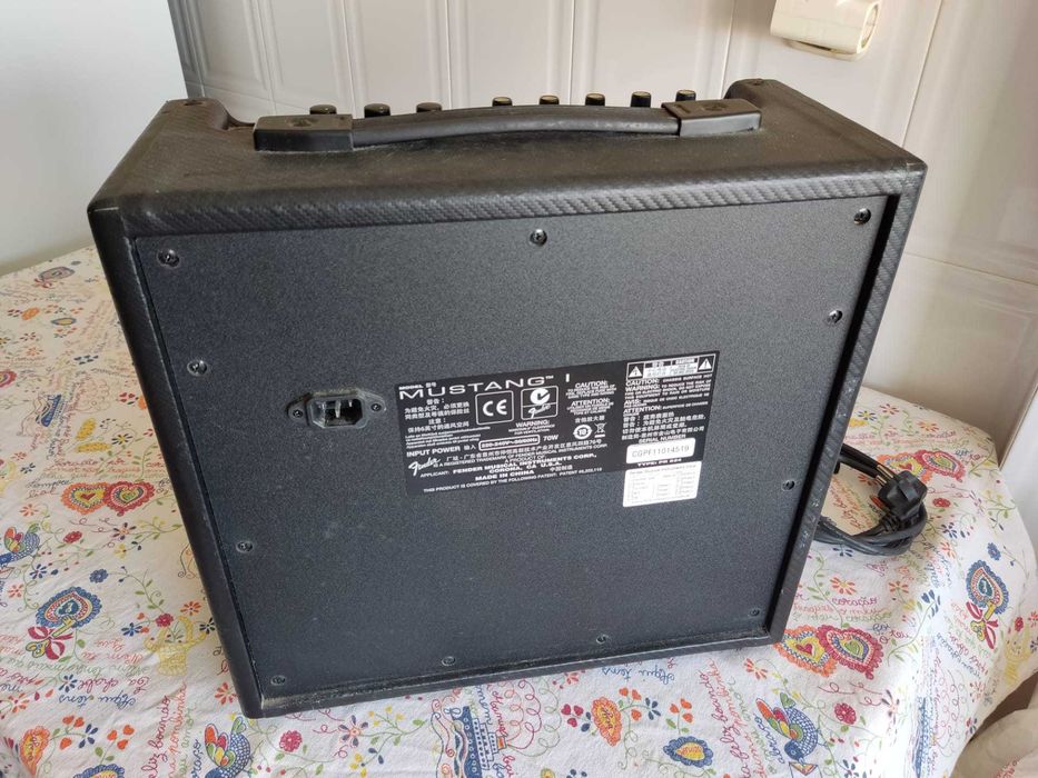Amplificador de Guitarra - Fender Mustang