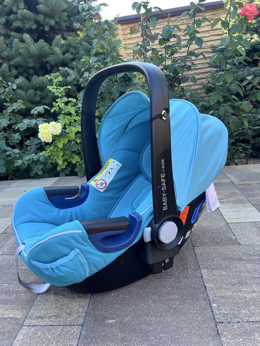 Продам автолюльку Britax
