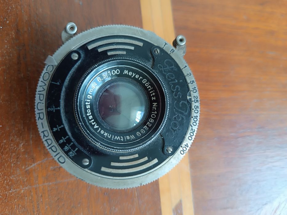 Об'єктив Zeiss Ikon з затвором Compur Rapid