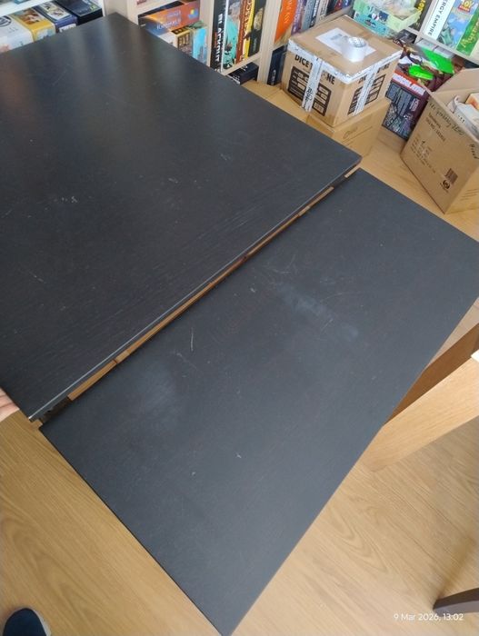 Mesa de jantar extensível em madeira, cor preto wengue