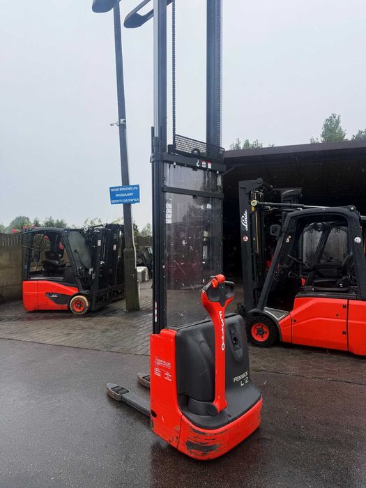 paleciak elektryczny z masztem LINDE L12 1200kg podnoszenie 3.90m 2018