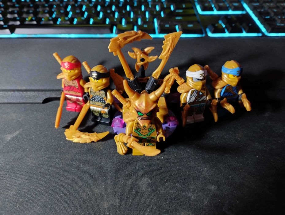 LEGO NINJAGO Ninja z zestawu Golden Ultra Dragon