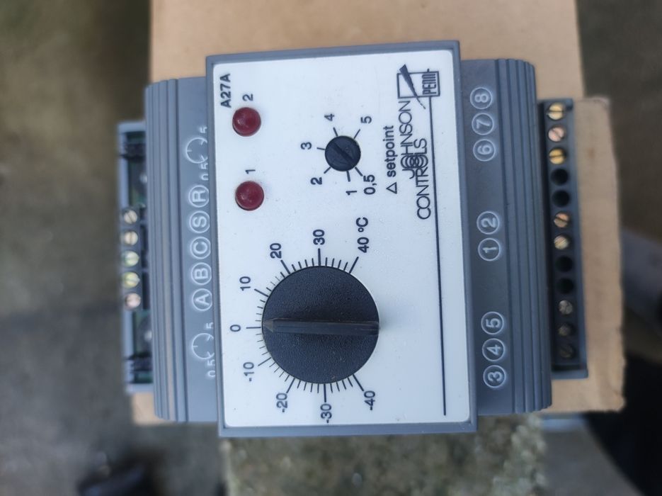 Controlador de temperatura novo para sistemas de ar condicionado