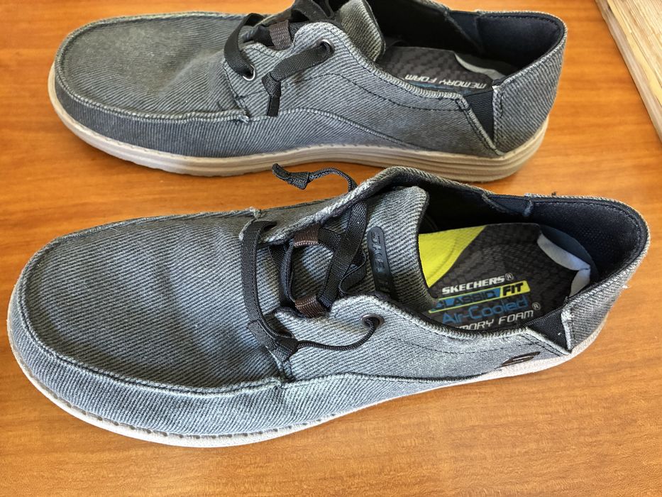 Sapatos Skechers em lona