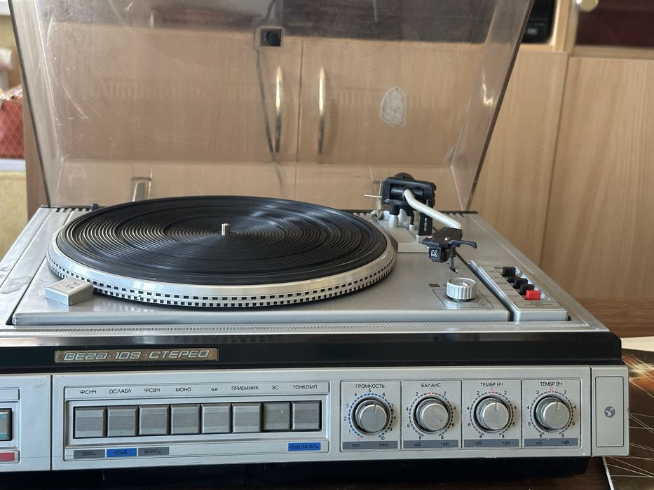 Проигрыватель винила «Вега•109»