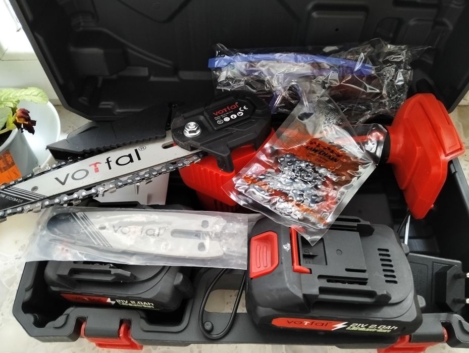 Piła łańcuchowa akumulatorowa