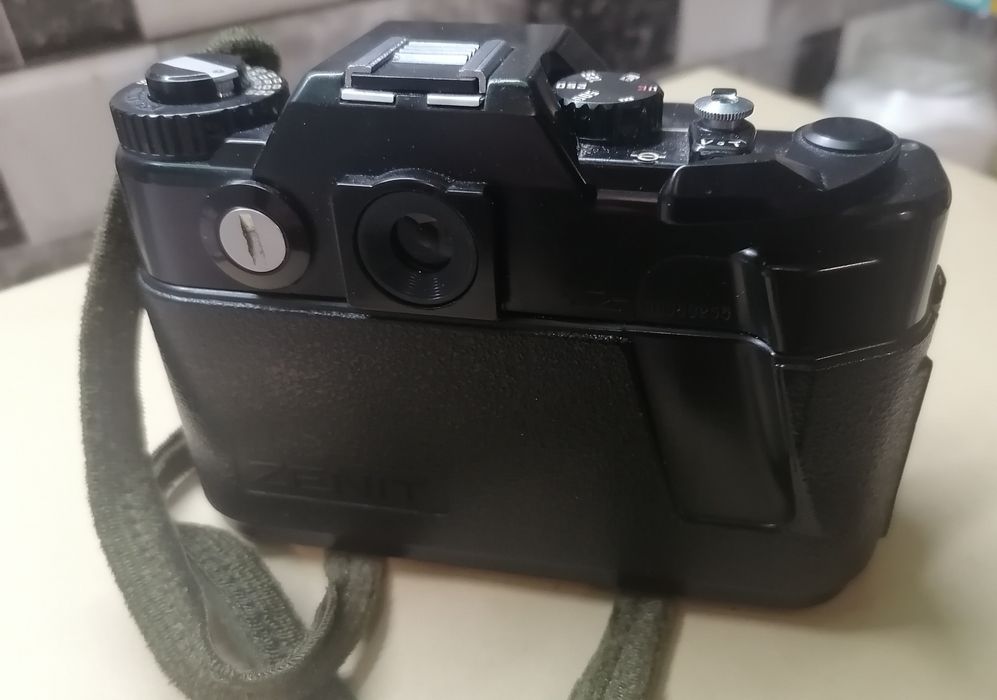 Плёночный фотоаппарат Зенит 122