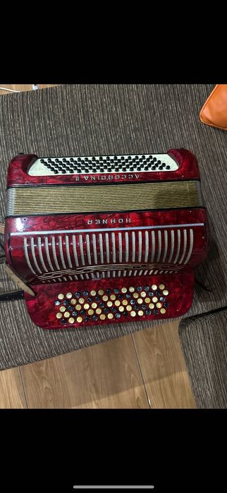 Vendo Hohner accordiana em bom estado de uso