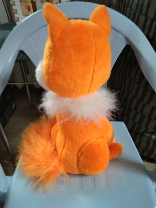 Нова м'яка іграшка Лисичка(розповідає віршик рос. мовою)