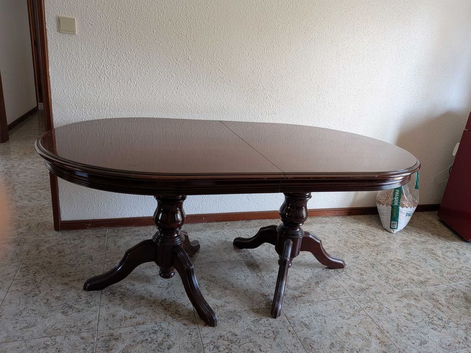 Sala de jantar - móvel aparador + mesa de jantar + 6 cadeiras