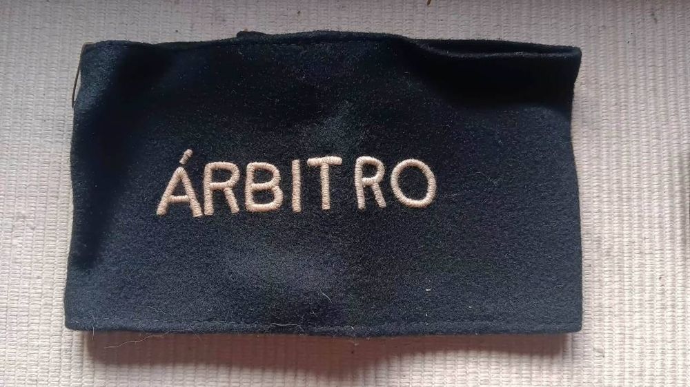 Conjunto antigo de árbitro