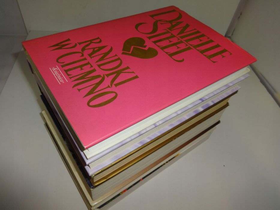 Danielle Steel x6 Randki w ciemno; Wieści z Wietnamu; Odnaleźć Ashley