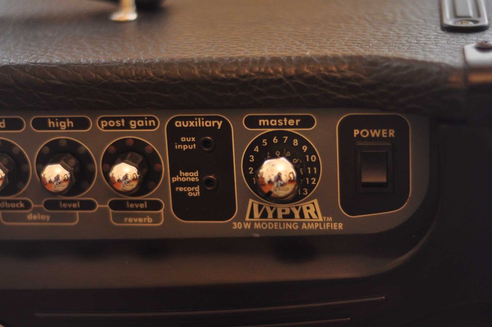 amplificador de guitarra Peavey Vypyr 30 avariado