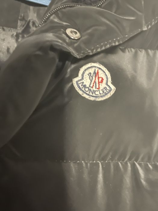 жилетка moncler