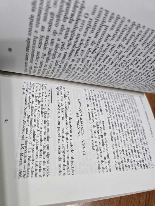 Teoria da Desideologização: ilusões e realidades - L. Moskvichov