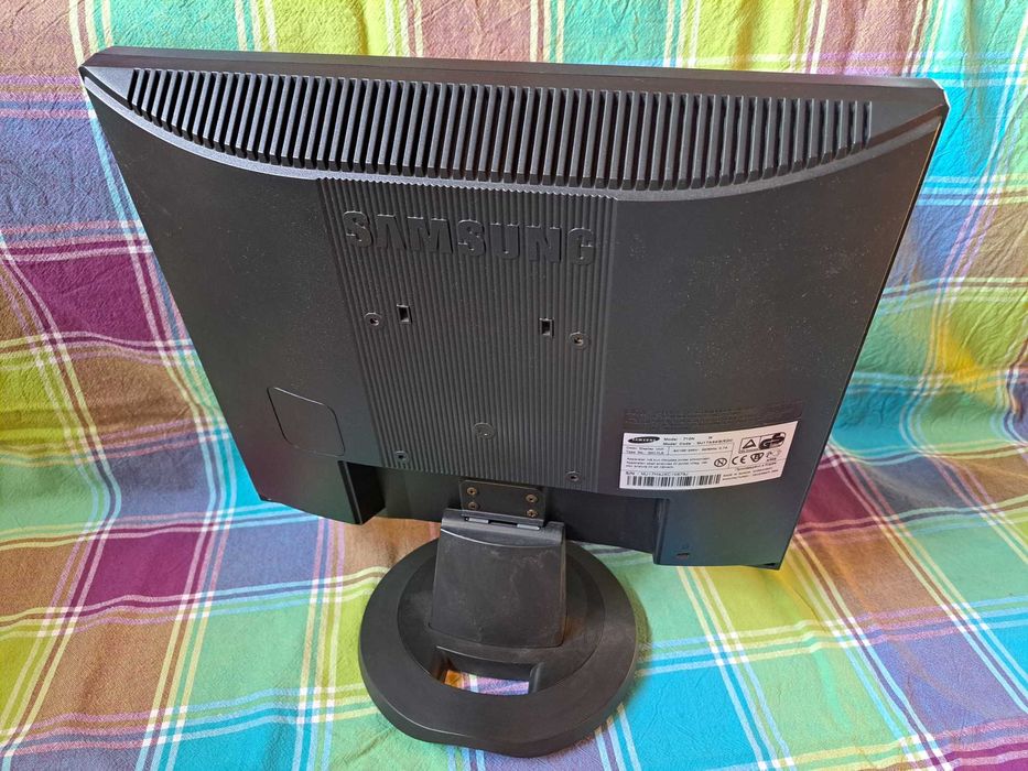 Монитор 17" Samsung SyncMaster 710N