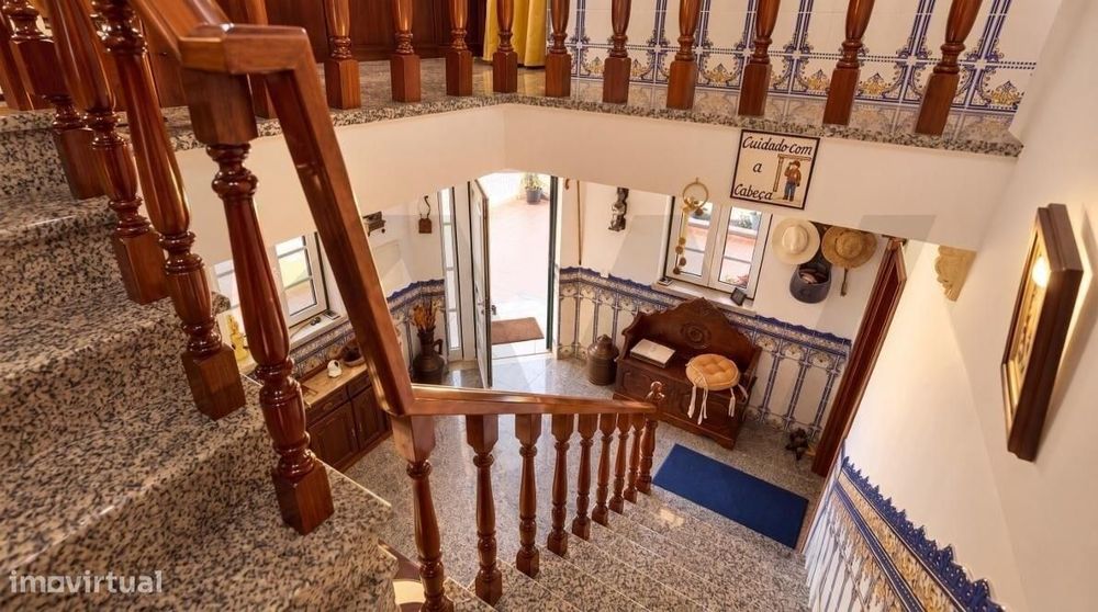 Moradia junto a Óbidos | 222 m2, garagem, sótão e excelente espaço ext