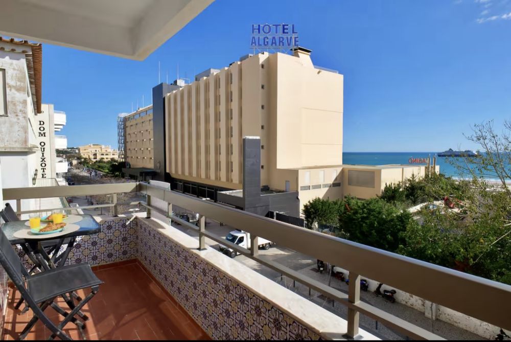 Arrendo apartamento T1 na Praia da Rocha