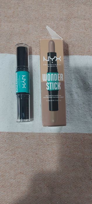 Sztyft do konturowania twarzy NYX Professional Makeup Wonder Stick Highlight & Contour dwustronny 01 fair 2x4 g