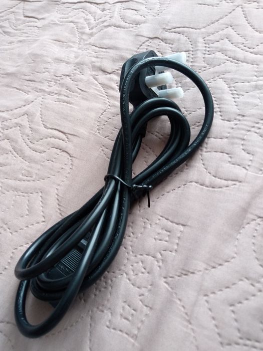 Kabel, przewód zasilający z wtyczką - angielski