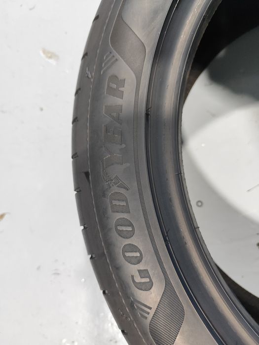 2 pneus semi novos 225-45R17 Good year - Oferta dos portes