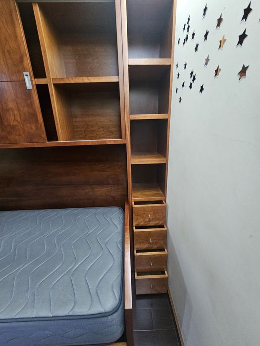 Quarto estúdio em cerejeira com colchão