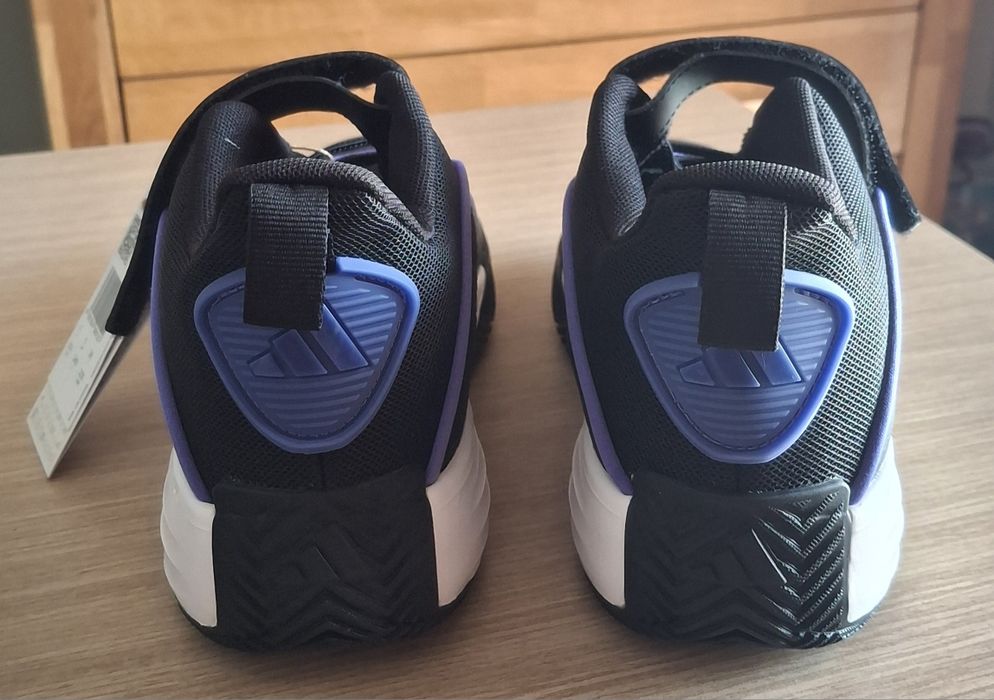 Tenis Adidas novos