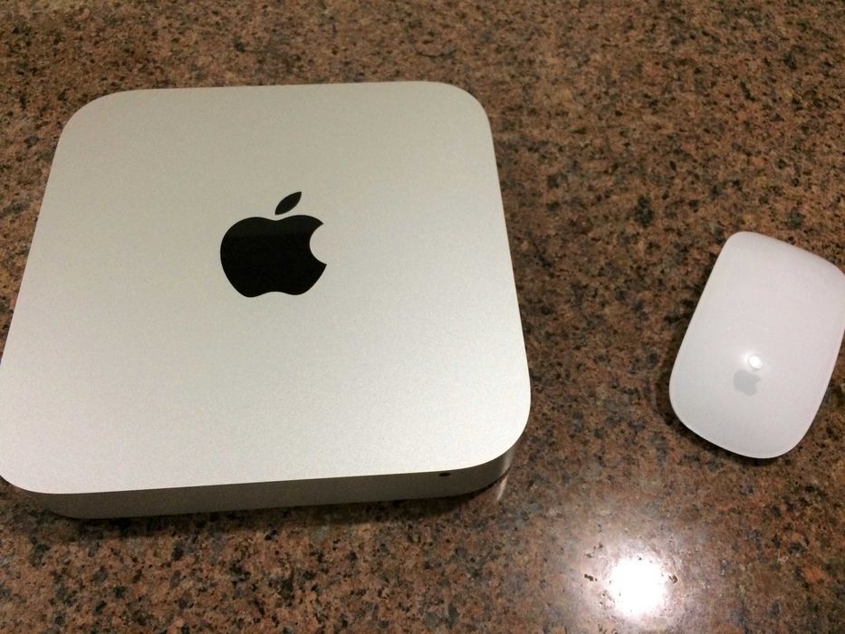 Mac mini (Late 2014) i5 2.8GHz 8GB ram 1TB Fusion Drive Mouse Keyboard