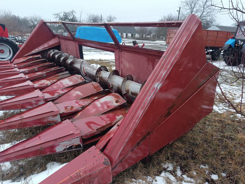 Продам соняшникову жатку Falcon 870