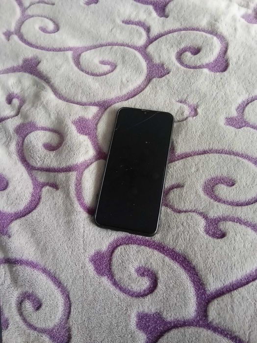 Продам телефон не робочий