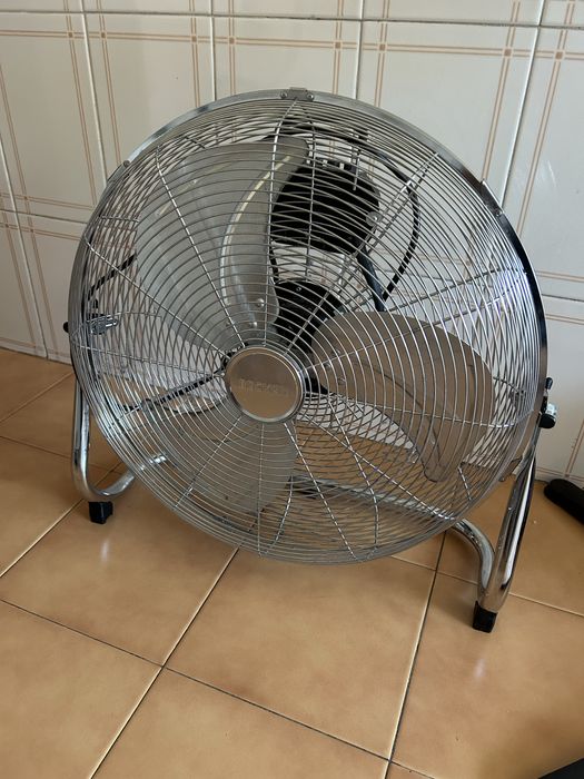 Ventoinha de chão Becken 45cm 150W