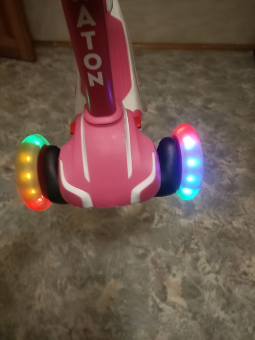 Самокат с сидением 2 в 1 беговел и трехколесный самокат