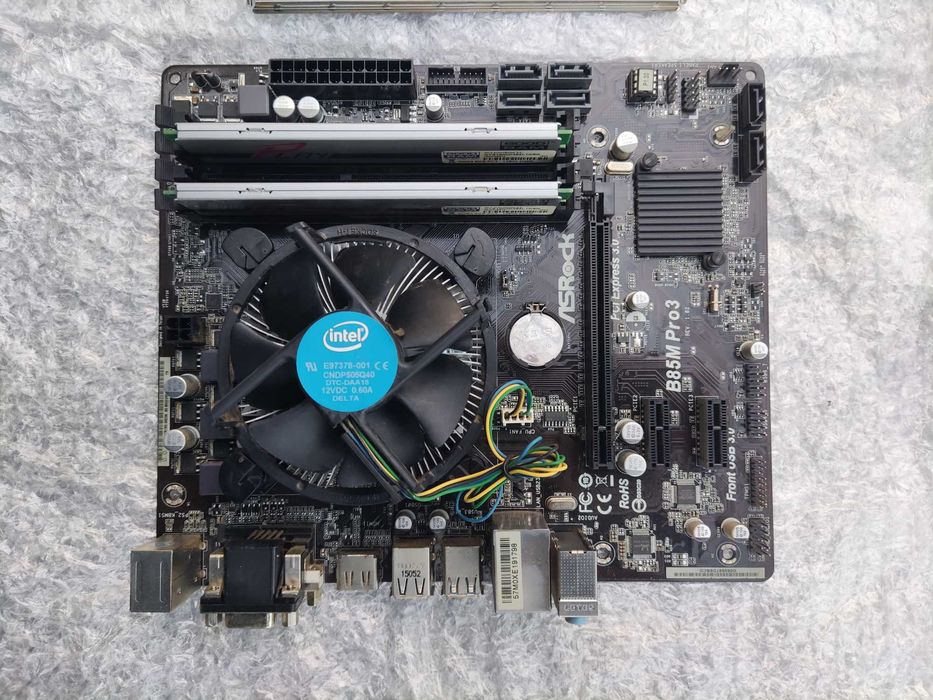 Płyta główna ASRock B85M PRO 3 i5 4460 4x4GB DDR3 1600mhz maskownica