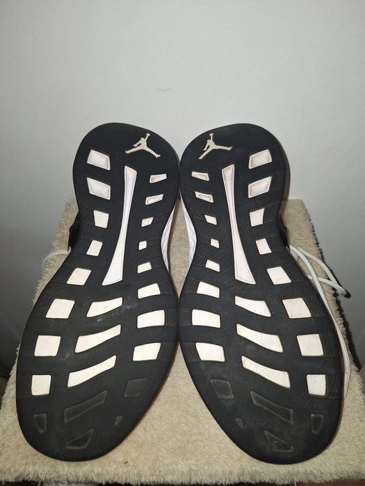 Jordan Formula 23 
White/ White-Black