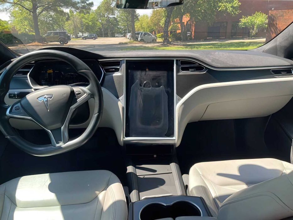 Tesla Model S 75D      2016