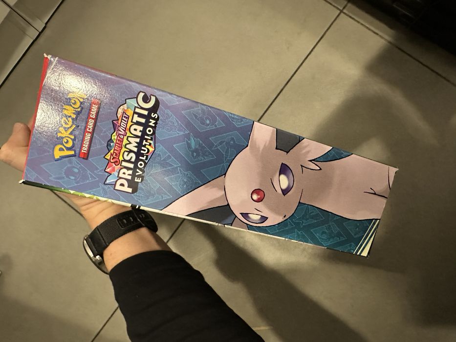 Prismatic Evolutions Figure box Pokemon TCG