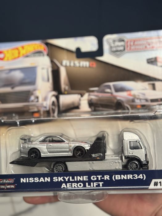 Hot Wheels Premium Team Transport Nissan Skyline GT-R R34 Aero