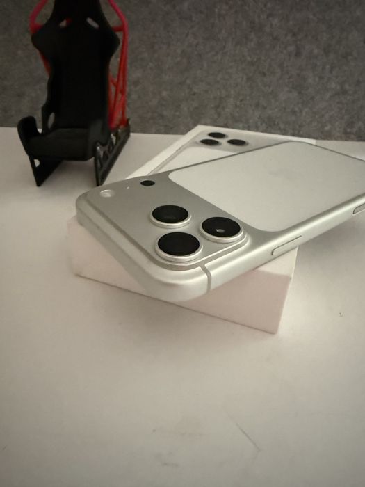 Troco/Vendo Iphone 17 Pro Max 256GB Silver