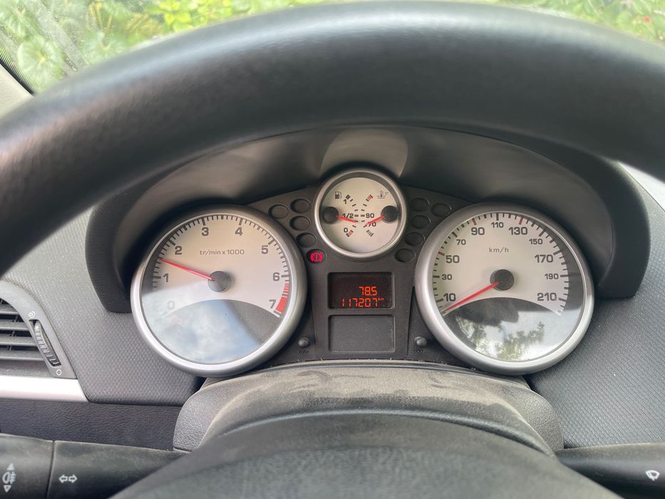Venda particular – Peugeot 207 1.4 Gasolina – 2008